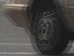 Interlaced_video_frame*(car*wheel)